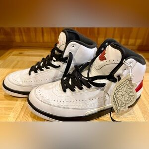 Nike Air Jordan 2 Retro Chicago Size
9 men’s DX2454-106
